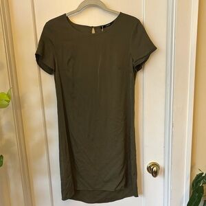 Quince Silk Tee Dress Stretch Short Sleeve Olive Green Size XS NWT